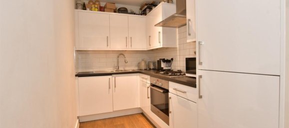 1 bedroom Apartment in London, United Kingdom No. 4115 5