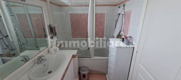 2 غرف نوم منزل ذو طابقين في Rome, Italy رقم 349081 11