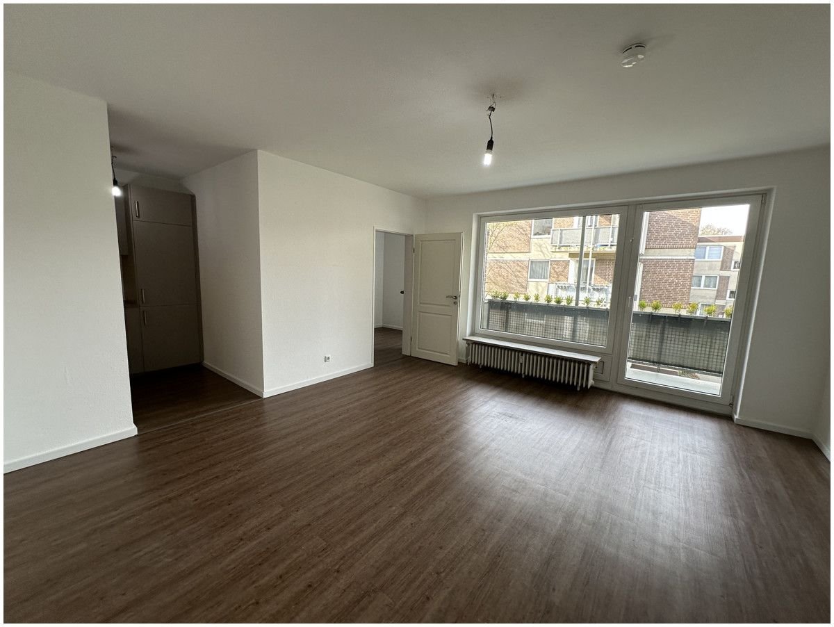 2 rooms Apartment in Hamburg, Germany No. 42476