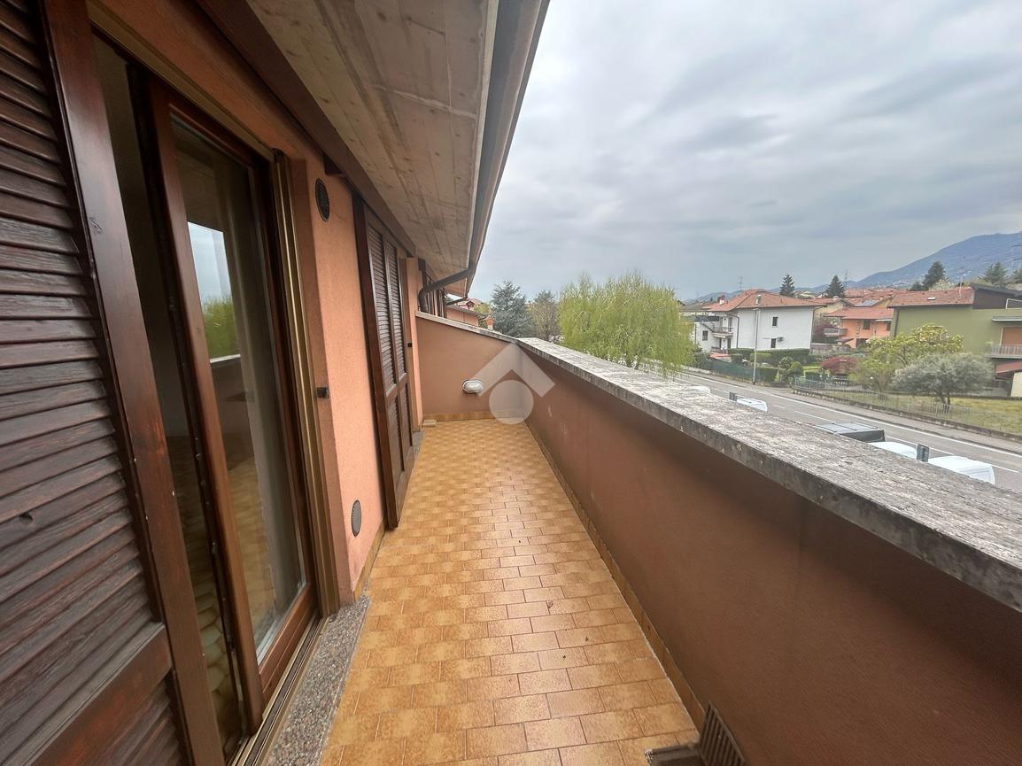 Квартира с 4 комнатами в Вилла д’Альме, Италия № 5973