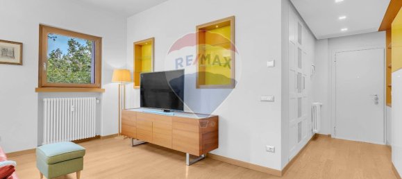 4 rooms Apartment in Segrate, Italy No. 184159 2