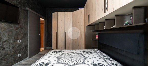 2 rooms Apartment in Milan, Italy No. 247573 5