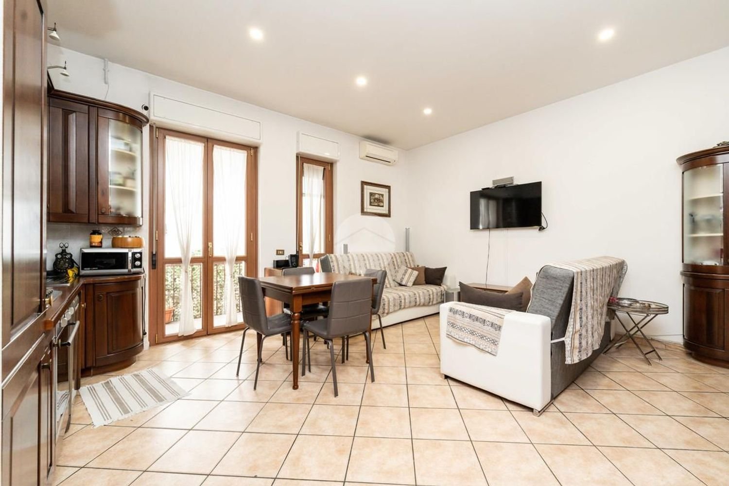 2 rooms Apartment in Milan, Italy No. 247573