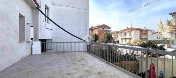 Дом с 5 комнатами в Верона, Италия № 160812 18