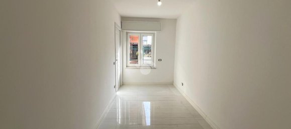 Дом с 5 комнатами в Верона, Италия № 160812 10