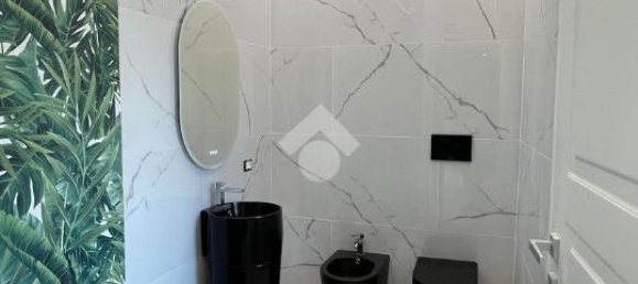 Дом с 5 комнатами в Верона, Италия № 160812 27