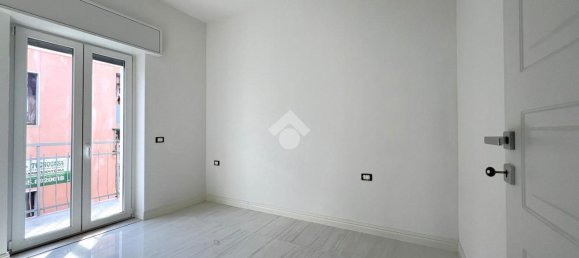 Дом с 5 комнатами в Верона, Италия № 160812 21