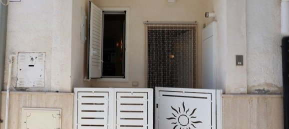 Дом с 2 спальнями в Полиньяно а Маре, Италия № 342810 14