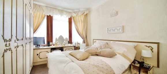 3 bedrooms House in East Ham, United Kingdom No. 11410 8