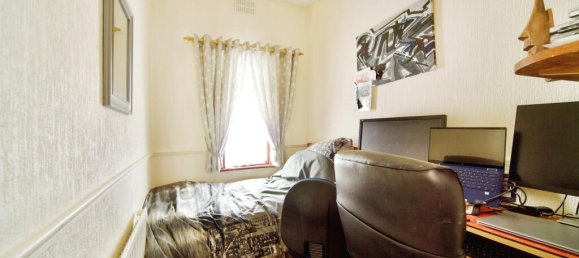 3 bedrooms House in East Ham, United Kingdom No. 11410 11