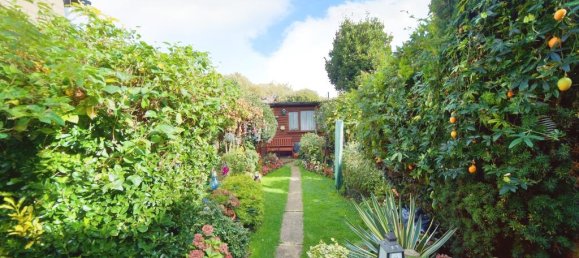 3 bedrooms House in East Ham, United Kingdom No. 11410 15