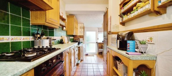 3 bedrooms House in East Ham, United Kingdom No. 11410 5