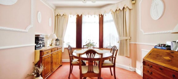 3 bedrooms House in East Ham, United Kingdom No. 11410 4