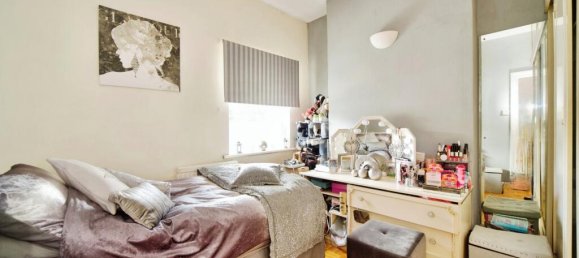 3 bedrooms House in East Ham, United Kingdom No. 11410 10