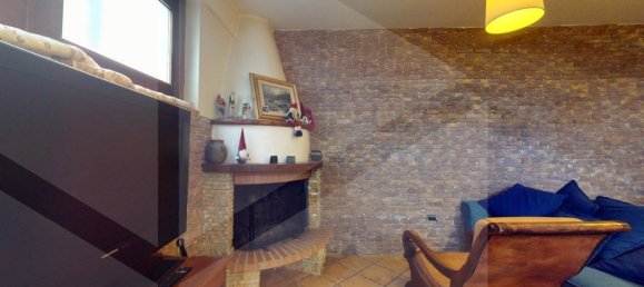 3 rooms Apartment in Pomigliano d'Arco, Italy No. 20746 3