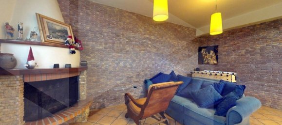 3 rooms Apartment in Pomigliano d'Arco, Italy No. 20746 2