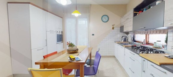 3 rooms Apartment in Pomigliano d'Arco, Italy No. 20746 8
