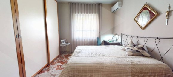 3 rooms Apartment in Pomigliano d'Arco, Italy No. 20746 15