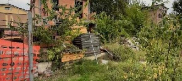 Terrain à Castelfranco Emilia, Italy 889m² No. 295612 3