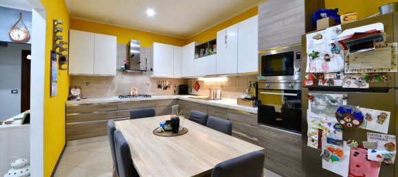 3 rooms Apartment in Cesano Maderno, Italy No. 153133 9