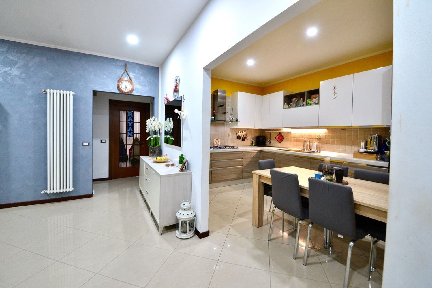 3 rooms Apartment in Cesano Maderno, Italy No. 153133