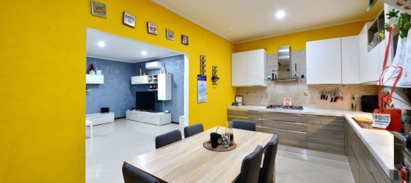 3 rooms Apartment in Cesano Maderno, Italy No. 153133 8