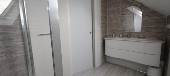 Casa de 4 dormitorios en Chemille-sur-Deme, France No. 47253 7