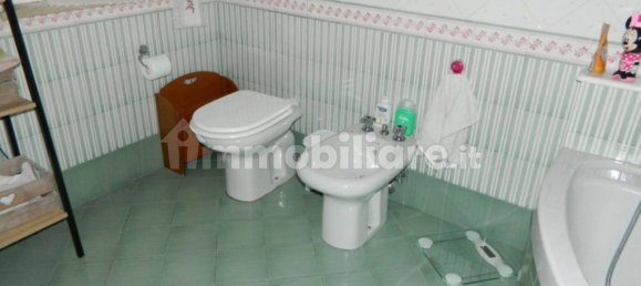 Квартира с 3 спальнями в Пинето, Италия № 98376 6