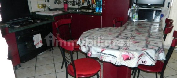 Квартира с 3 спальнями в Пинето, Италия № 98376 5