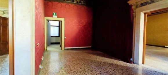 Здание 890м² в Венеция, Италия № 22617 14