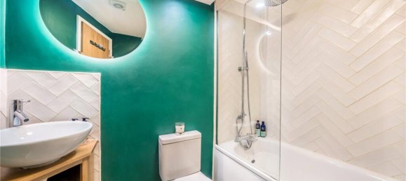 2 bedrooms Apartment in London, United Kingdom No. 12779 13