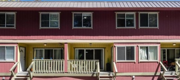 3 bedrooms House in British Columbia, Canada No. 1252 2