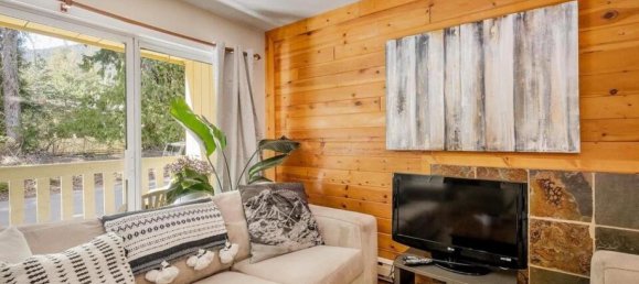 3 bedrooms House in British Columbia, Canada No. 1252 5