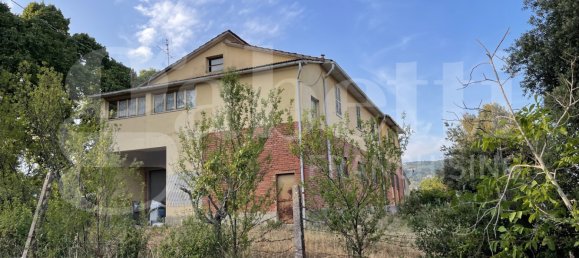 Edificio en Perugia, Italy 767 m² No. 257703 5