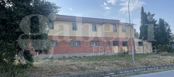 Edificio en Perugia, Italy 767 m² No. 257703 3