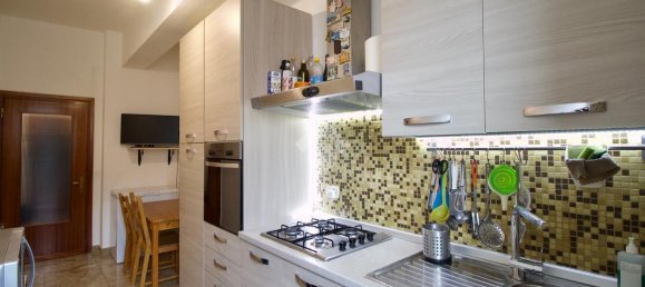 3 rooms Apartment in Reggio Emilia, Italy No. 7327 18