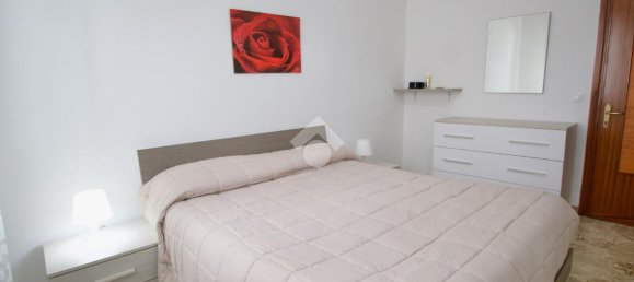 3 rooms Apartment in Reggio Emilia, Italy No. 7327 33