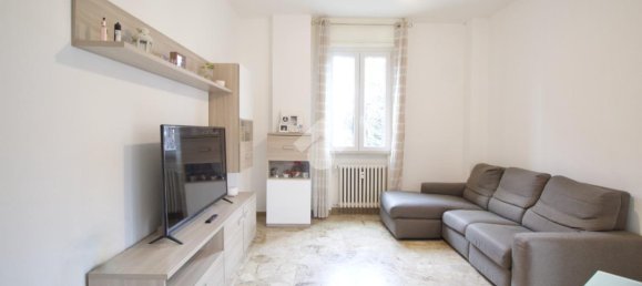 3 rooms Apartment in Reggio Emilia, Italy No. 7327 9
