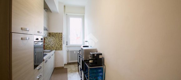 3 rooms Apartment in Reggio Emilia, Italy No. 7327 19