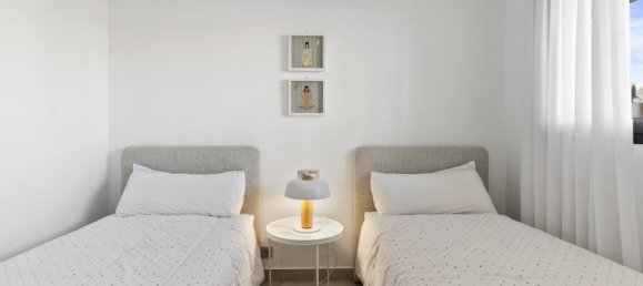 Apartamento de 2 dormitorios en Alicante, Spain No. 176230 2