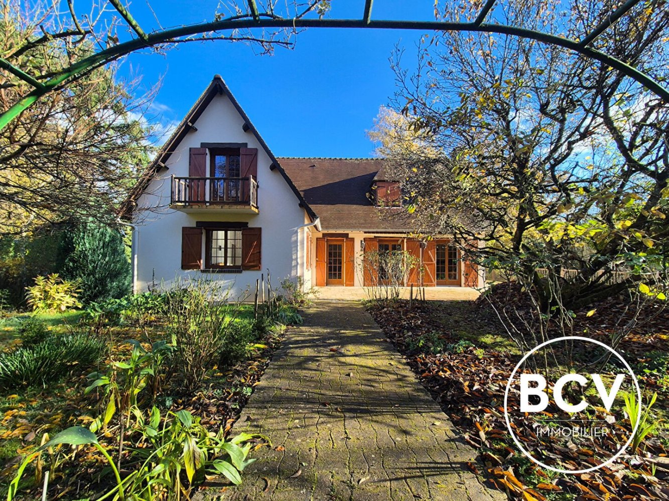 Villa de 4 dormitorios en Saint-Prest, France No. 159457