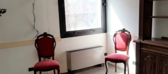 70m² Office in Poggibonsi, Italy No. 158726 2