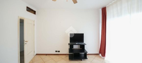 3 rooms Apartment in Meda, Italy No. 87128 10