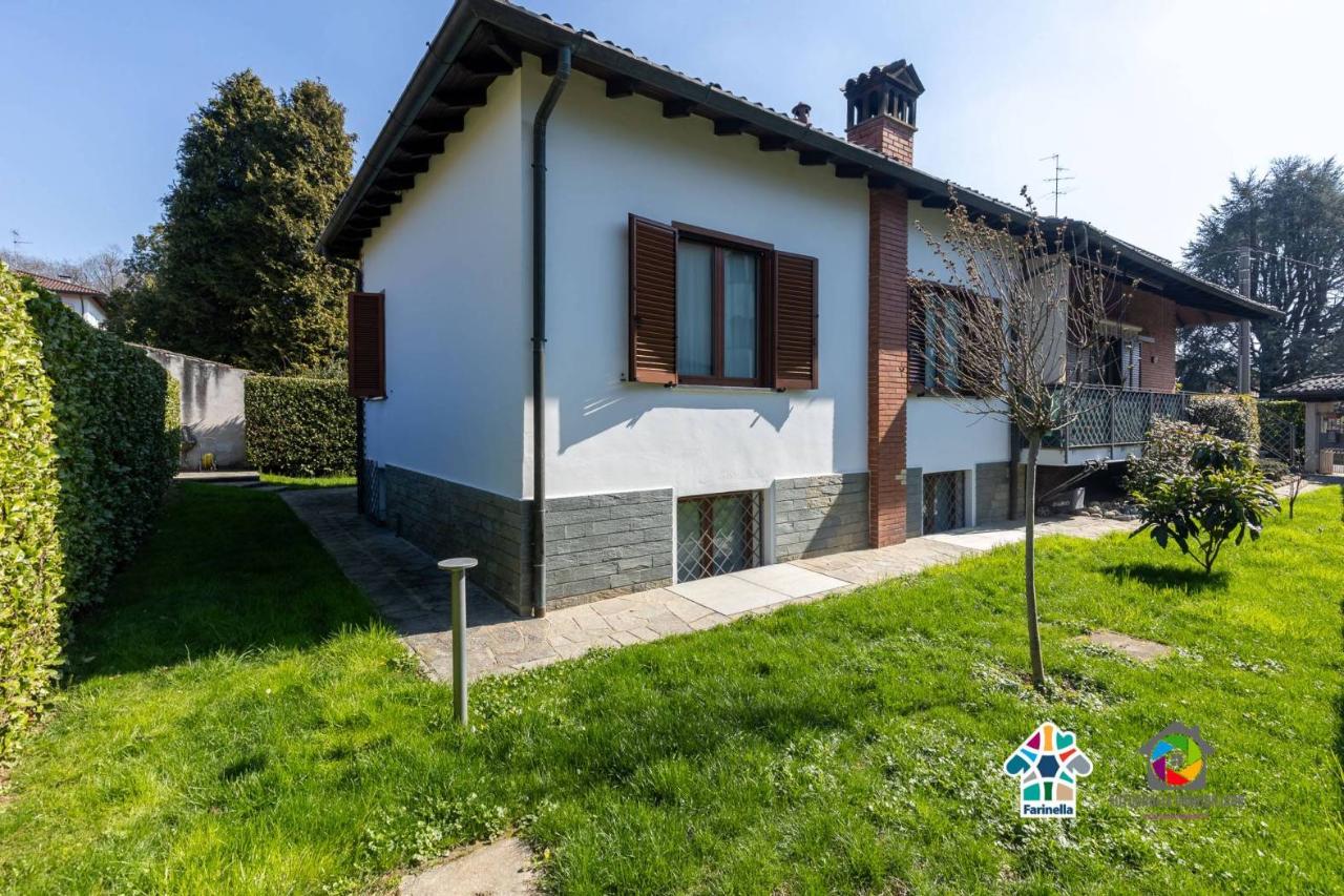 Villa de 5 habitaciónes en Carate Brianza, Italy No. 40878