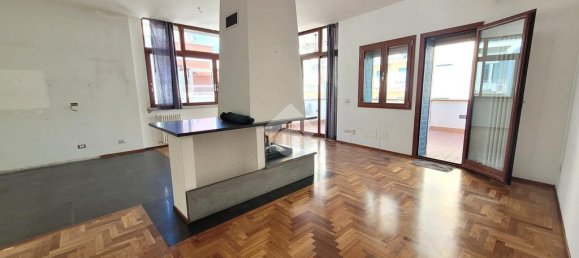 3 bedrooms Penthouse in Naples, Italy No. 320794 10