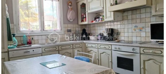 4 Schlafzimmer Haus in Mayenne, France, Nr. 277999 7