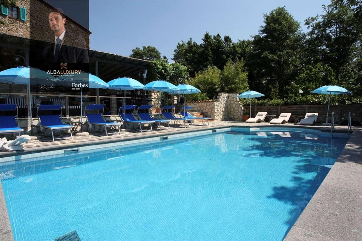 7 bedrooms Villa in Montaione, Italy No. 522