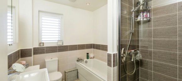 4 bedrooms House in Rotherham, United Kingdom No. 2703 17