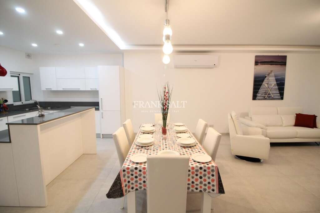 3 bedrooms Apartment in Saint Julian's, Malta No. 6746