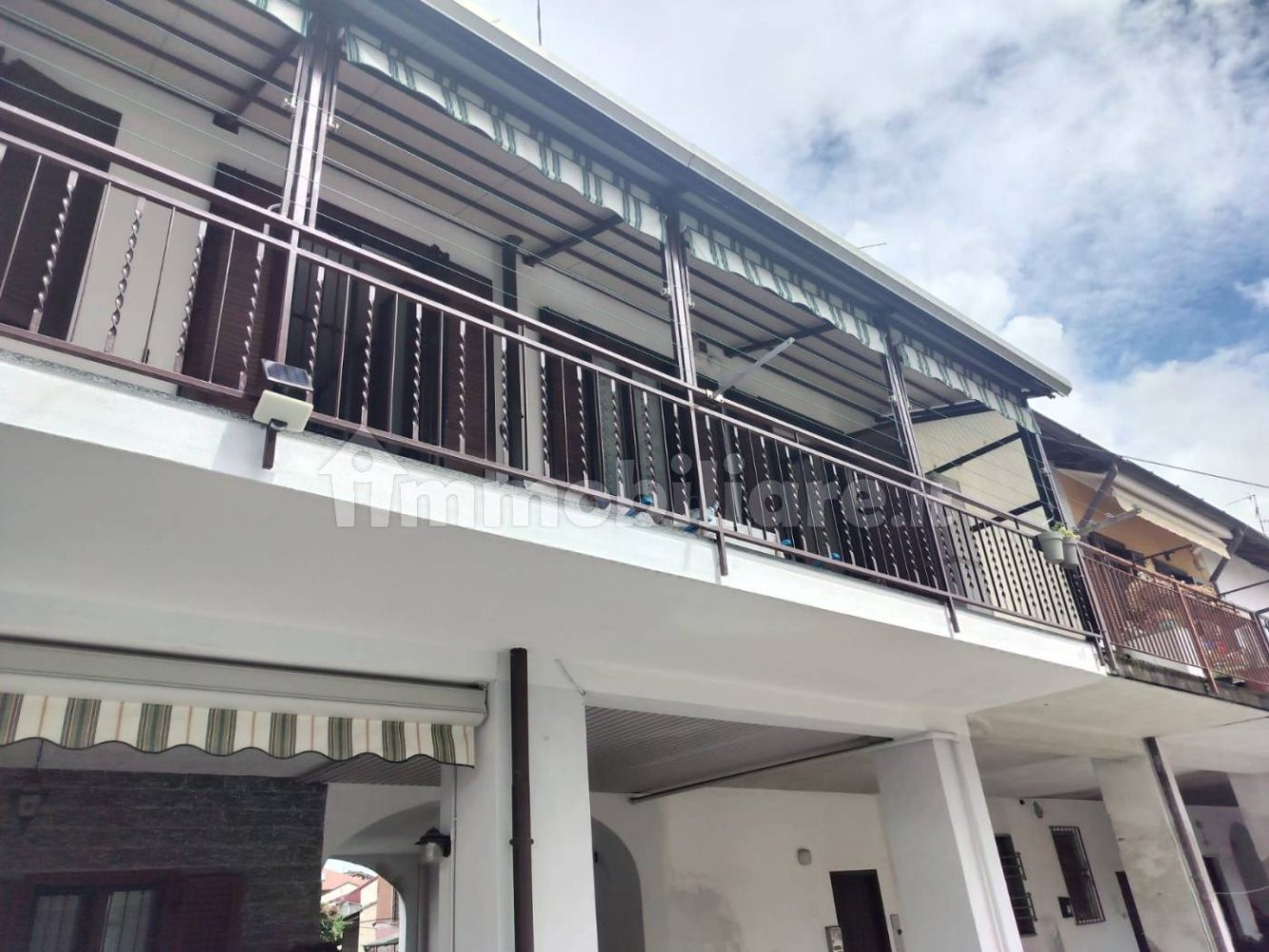 Dúplex de 2 dormitorios en Rovello Porro, Italy No. 275240